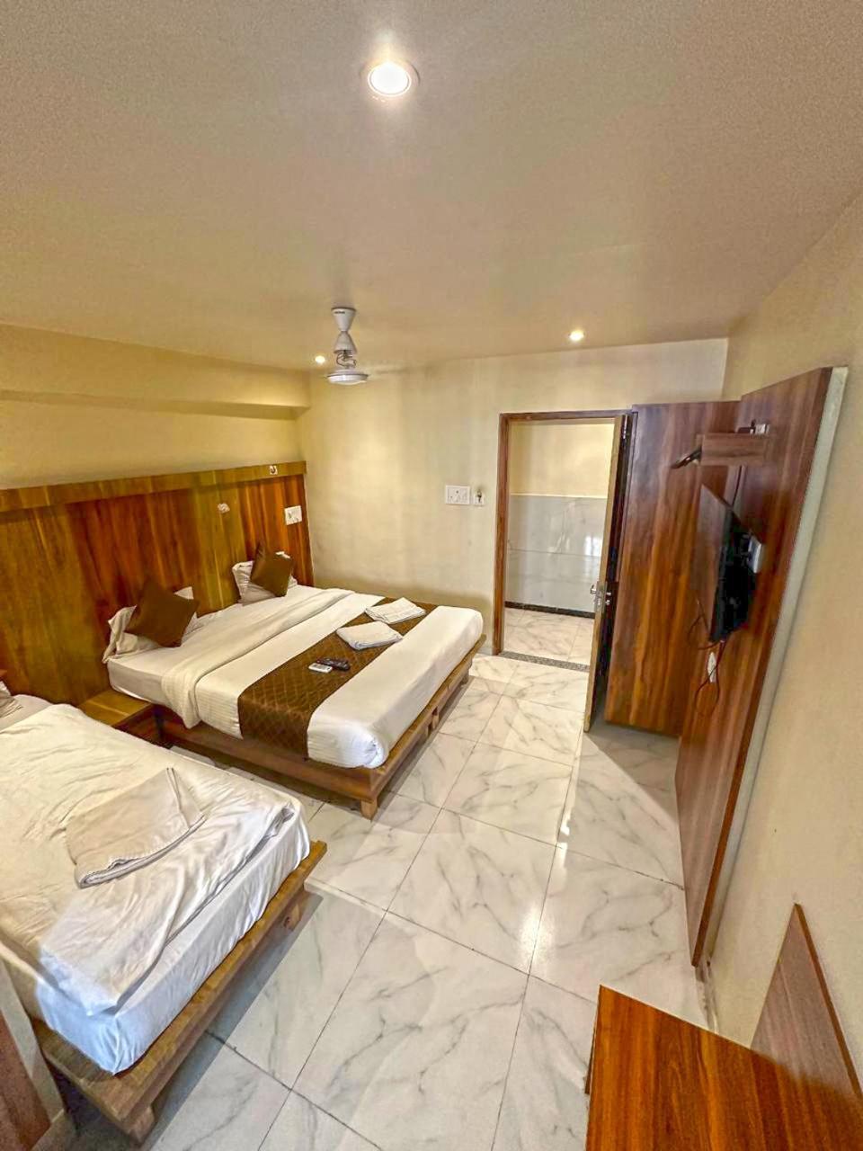 Hotel Mourya Residency นาวีมุมไบ ภายนอก รูปภาพ